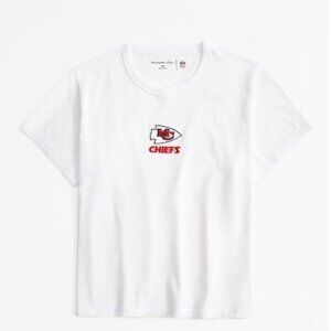 Short-Sleeve Kansas City Chiefs Graphic Skimming Tee